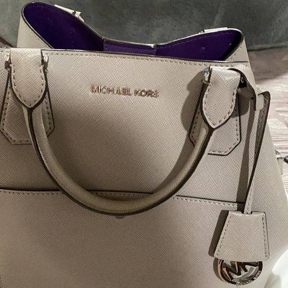Beautiful gray Michael Kors purse Bags